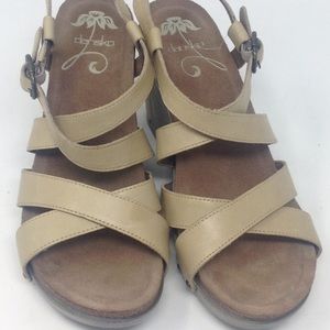 Amazing Tan/Nude Dansko sandals, Size 41 / 10-11